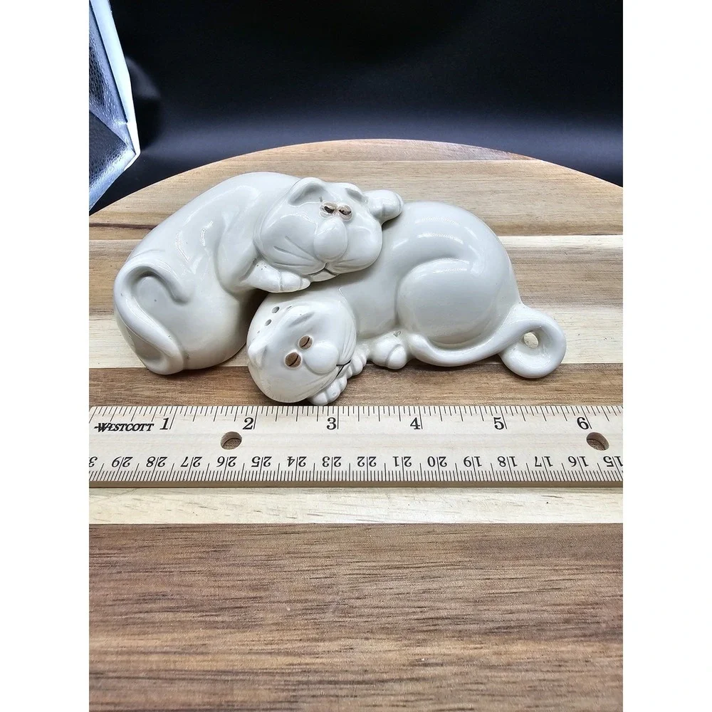 Vintage Fitz & Floyd Cat Nap Nesting Cats Pair Of Salt & Pepper Shakers